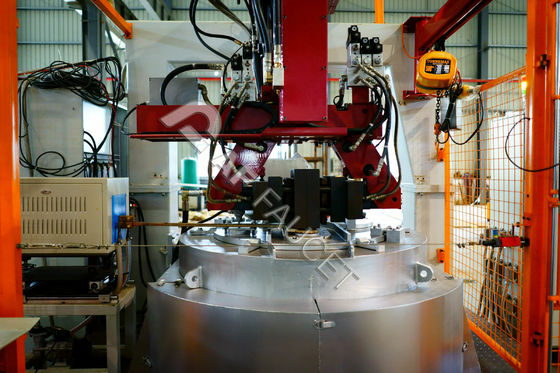CNC-GießmaschineBrass Automatische Gießmaschine- 2 Manipulatoren Niederdruckgießmaschine