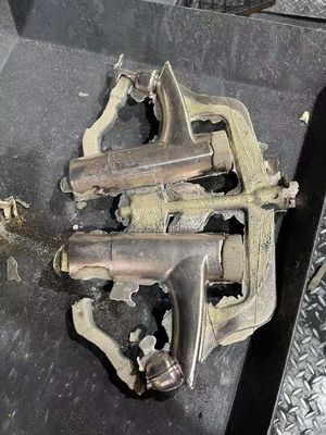 CNC-GießmaschineBrass Automatische Gießmaschine- 2 Manipulatoren Niederdruckgießmaschine
